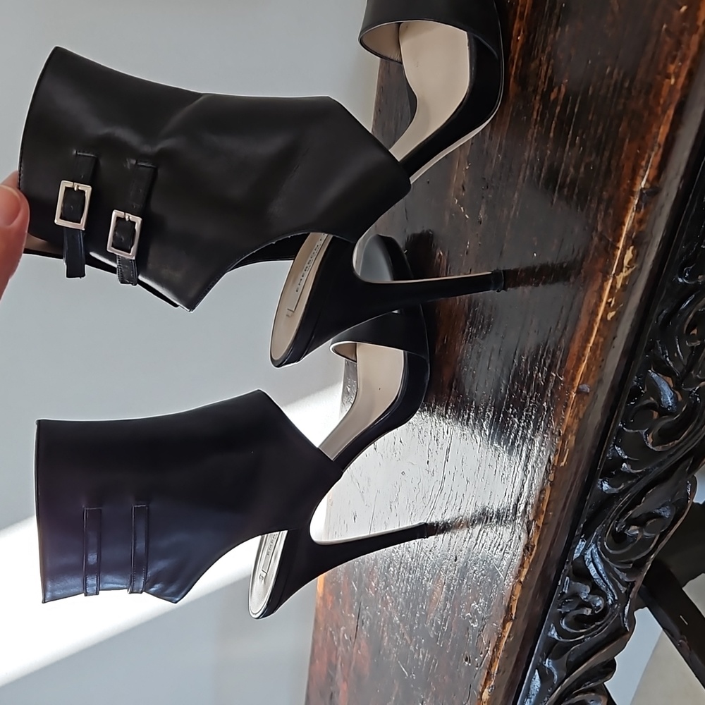 New York designer Emerson Fry black leather cuffed heels size 38 Made in Italy